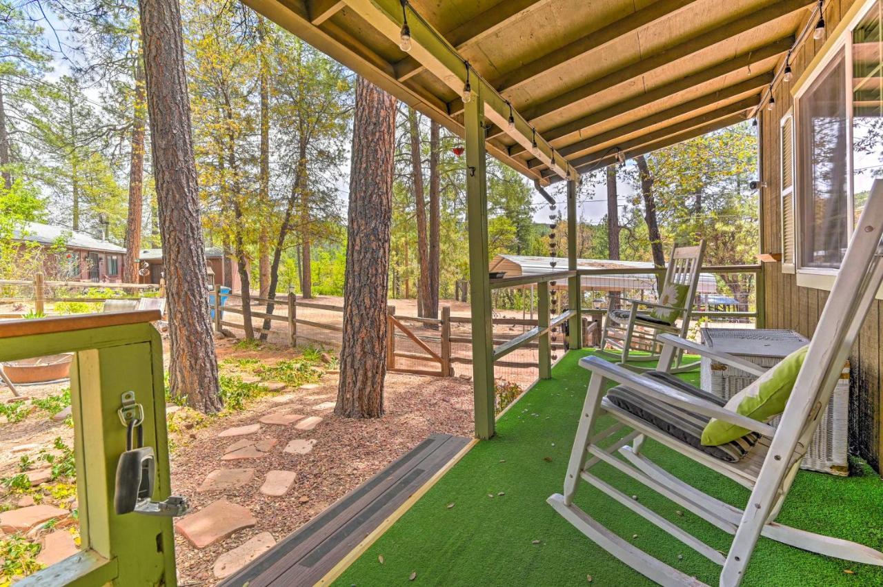 Pine Cabin In The Woods With Yard And Grill! Esterno foto